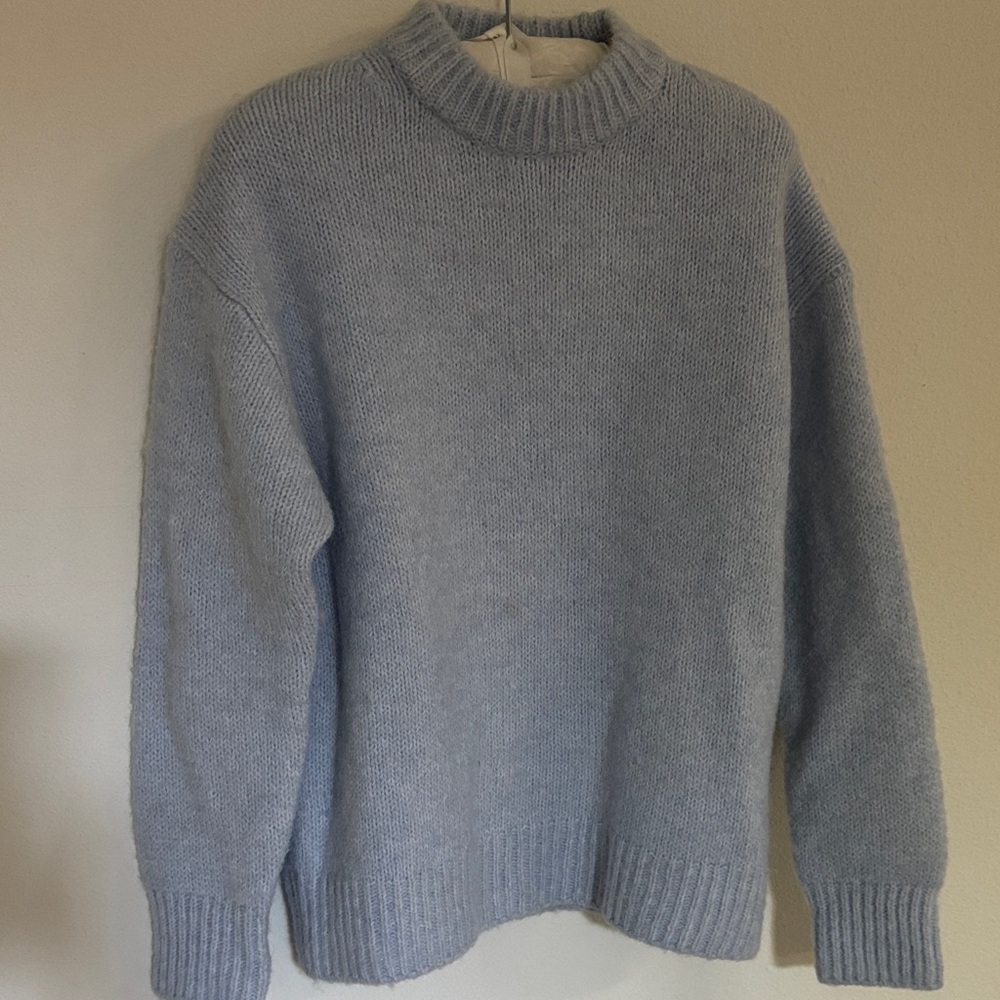 Zara Women’s Light Blue Crewneck Sweater  Size S